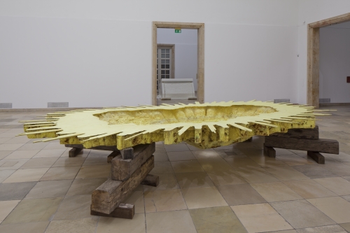 Matthew Barney. Trans America, 2014. Cast sulfur, epoxy resin, and wood, 36 × 120 × 170 in, courtesy Laurenz Foundation, Schaulager, Basel, installation view of Matthew Barney: RIVER OF FUNDAMENT at Haus der Kunst, 2014. Photograph: Maximilian Geuter.