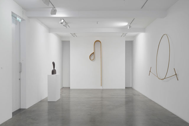 Martin Puryear, installation view at Parasol unit, London, 2017. Photograph: Benjamin Westoby. Courtesy of Parasol unit foundation for contemporary art.