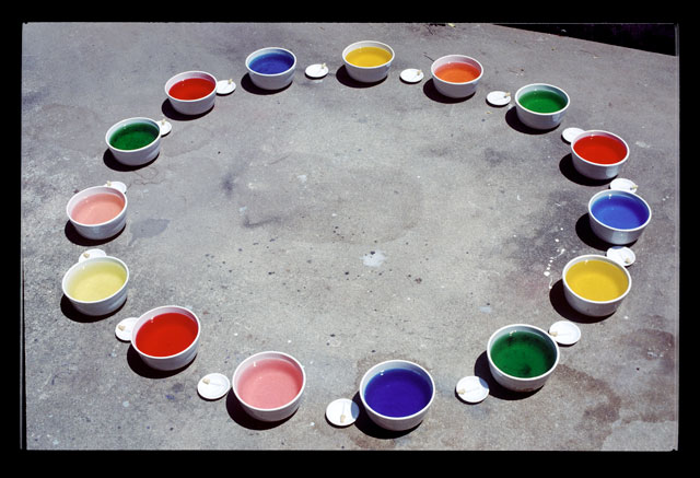 Lygia Pape. Roda dos prazeres (Wheel of Pleasures), 1967. Porcelain vessels, droppers, distilled water, flavorings and food colouring. Photograph: Paula Pape. © Projeto Lygia Pape.