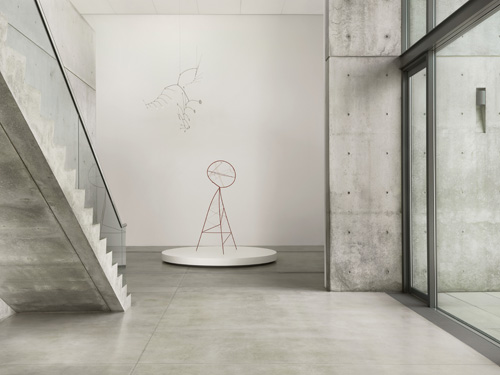Installation view from the Water Court, Calder Lightness. Pulitzer Arts Foundation. Artwork © 2015 Calder Foundation/Artists Rights Society (ARS), New York. Photograph © 2015 Alise O’Brien Photography.