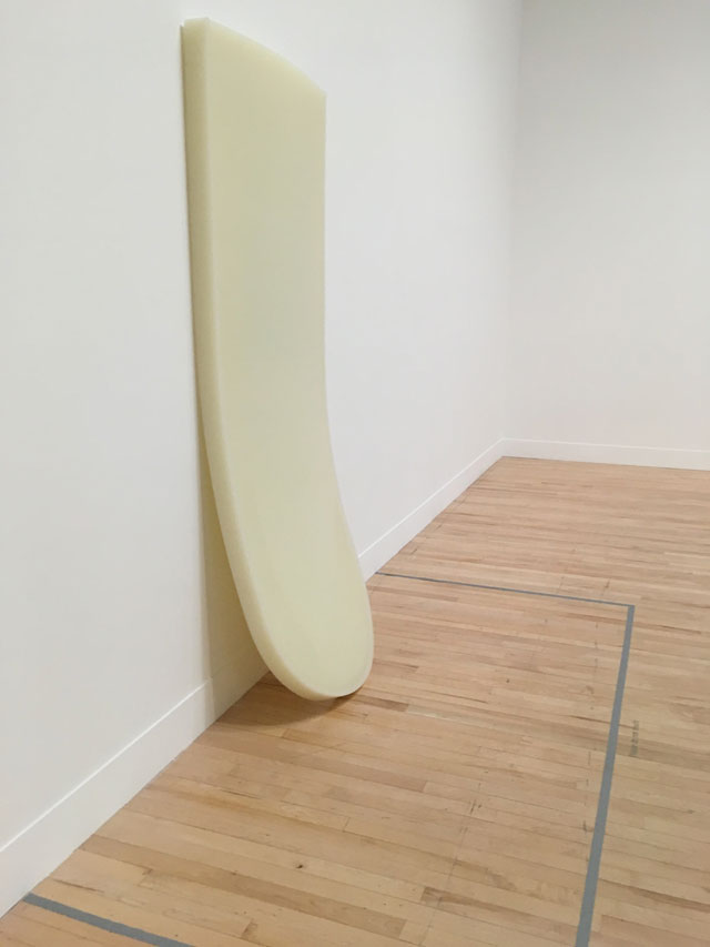 Rachel Whiteread. Untitled (white slab), 1994/2017, installation view, Tate Britain, London, 2017. Rubber, dimensions, 206 x 80 x 14 cm. Photograph: Veronica Simpson.